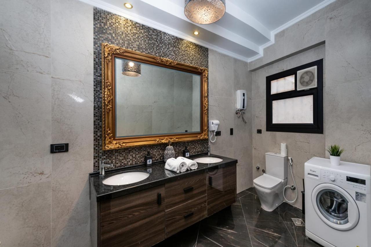 The Bold Parisian House - Steps From The Best Mall In Кайро Екстериор снимка